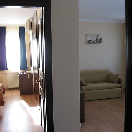 Seaview Suite Hotel 쿠사다시 외부 사진